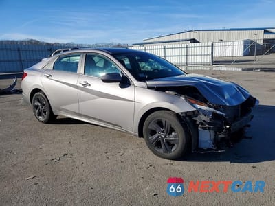 Czwarte zdjęcie samochodu z boku: 2021 HYUNDAI ELANTRA SEL VIN:KMHLM4AG7MU182133 - miniatura