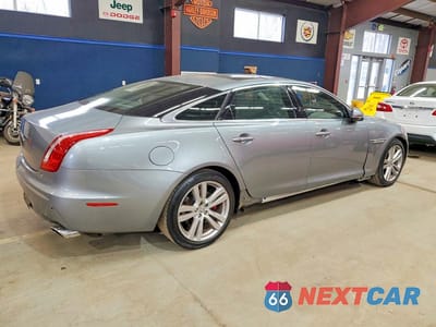Trzecie zdjęcie samochodu z tyłu: 2011 JAGUAR XJL VIN:SAJWA2GB6BLV07658 - miniatura