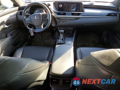 Zdjęcie 8 z 11 samochodu: 2020 LEXUS ES 300H BASE VIN:JTHB21B14L2071790 - miniatura