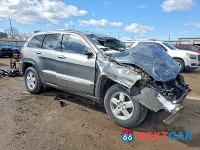 Czwarte zdjęcie samochodu z boku: 2012 JEEP GRAND CHEROKEE LAREDO VIN:1C4RJFAG2CC128701 - miniatura