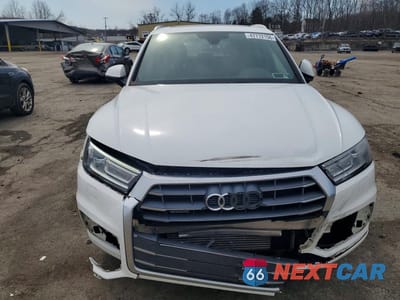 Piąte zdjęcie samochodu w środku: 2018 AUDI Q5 PREMIUM VIN:WA1ANAFY3J2201447 - miniatura