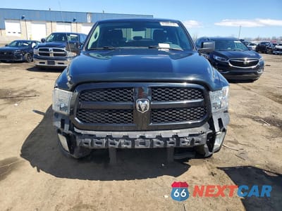 Piąte zdjęcie samochodu w środku: 2019 RAM 1500 CLASSIC TRADESMAN VIN:1C6RR7FG1KS544029 - miniatura