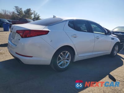 Trzecie zdjęcie samochodu z tyłu: 2011 KIA OPTIMA LX VIN:KNAGM4A71B5169954 - miniatura