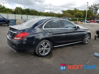Trzecie zdjęcie samochodu z tyłu: 2017 MERCEDES-BENZ C 300 VIN:55SWF4JB8HU204279 - miniatura