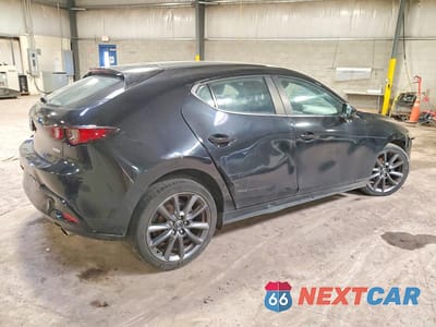 Trzecie zdjęcie samochodu z tyłu: 2020 MAZDA 3 VIN:JM1BPALM7L1170024 - miniatura