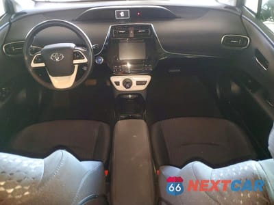 Zdjęcie 8 z 12 samochodu: 2017 TOYOTA PRIUS THREE VIN:JTDKARFU7H3538094 - miniatura