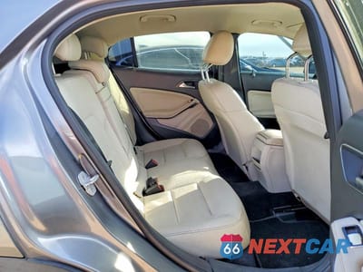 Zdjęcie 10 z 12 samochodu: 2015 MERCEDES-BENZ GLA 250 VIN:WDCTG4EB3FJ186205 - miniatura