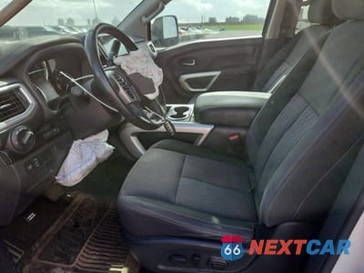 Zdjęcie 7 z 12 samochodu: 2020 NISSAN TITAN SV VIN:1N6AA1EF4LN510313 - miniatura