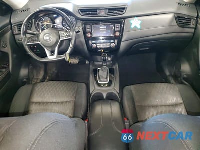 Zdjęcie 8 z 14 samochodu: 2018 NISSAN ROGUE SV VIN:5N1AT2MV8JC800652 - miniatura