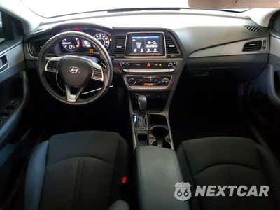 Zdjęcie 8 z 12 samochodu: 2019 HYUNDAI SONATA SE VIN:5NPE24AF8KH743649 - miniatura
