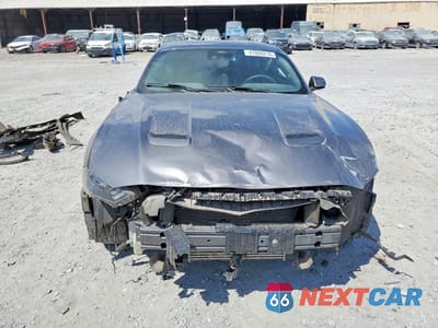 Piąte zdjęcie samochodu w środku: 2022 FORD MUSTANG VIN:1FA6P8THXN5111550 - miniatura