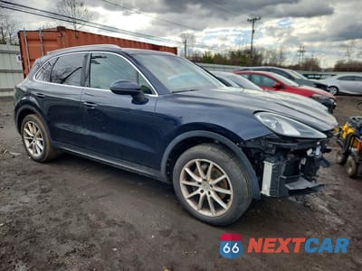 Czwarte zdjęcie samochodu z boku: 2019 PORSCHE CAYENNE VIN:WP1AA2AY1KDA14453 - miniatura