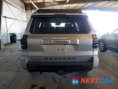 Zdjęcie 6 z 12 samochodu: 2025 TOYOTA 4RUNNER TRD SPORT PREMIUM VIN:JTEVA5BR5S5047926 - miniatura