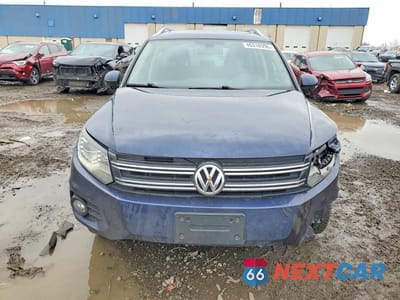 Piąte zdjęcie samochodu w środku: 2016 VOLKSWAGEN TIGUAN S VIN:WVGAV7AX8GW525952 - miniatura