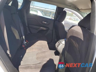 Zdjęcie 11 z 13 samochodu: 2019 JEEP CHEROKEE LATITUDE VIN:1C4PJLCB1KD416841 - miniatura
