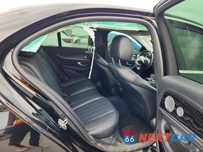 Zdjęcie 10 z 12 samochodu: 2018 MERCEDES-BENZ E 300 4MATIC VIN:WDDZF4KB1JA302653 - miniatura