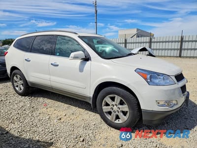 Czwarte zdjęcie samochodu z boku: 2011 CHEVROLET TRAVERSE LT VIN:1GNKVGED7BJ300251 - miniatura