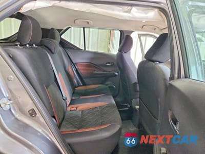 Zdjęcie 11 z 12 samochodu: 2019 NISSAN KICKS SR VIN:3N1CP5CU9KL529282 - miniatura