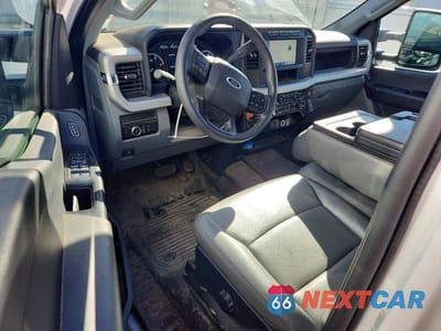 Zdjęcie 8 z 13 samochodu: 2024 FORD F350 SUPER DUTY VIN:1FD8W3GT3REE68304 - miniatura