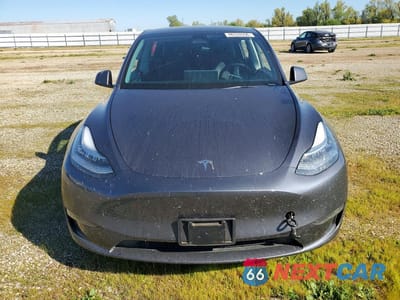 Piąte zdjęcie samochodu w środku: 2022 TESLA MODEL Y VIN:7SAYGDEE9NF574991 - miniatura