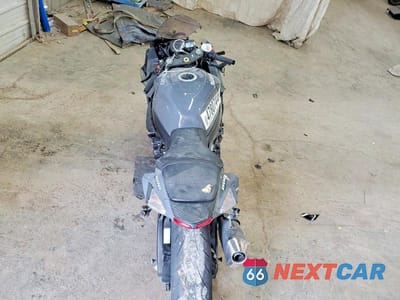 Zdjęcie 6 z 9 samochodu: 2025 SUZUKI GSX-R600 VIN:JS1GN7FA0S7100368 - miniatura