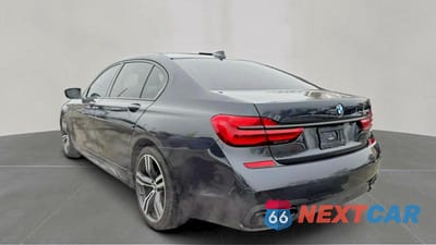 Trzecie zdjęcie samochodu z tyłu: 2019 BMW 740 I VIN:WBA7E2C58KB218257 - miniatura