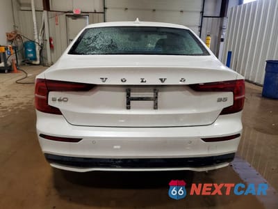 Zdjęcie 6 z 11 samochodu: 2024 VOLVO S60 CORE VIN:7JRL12FK5RG323125 - miniatura