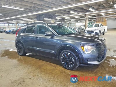 Czwarte zdjęcie samochodu z boku: 2023 KIA NIRO EV WIND VIN:KNDCR3L11P5072458 - miniatura