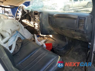 Zdjęcie 8 z 12 samochodu: 2009 CHEVROLET C5500 UTILITY / SERVICE TRUCK VIN:1GBE5C1919F402517 - miniatura