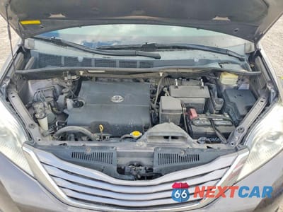 Zdjęcie 12 z 13 samochodu: 2016 TOYOTA SIENNA XLE PREMIUM 8-PASSENGER VIN:5TDYK3DC7GS698021 - miniatura
