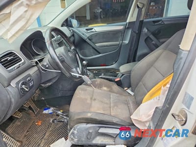 Zdjęcie 7 z 13 samochodu: 2010 VOLKSWAGEN GOLF VIN:WVWNM9AJ0AW292558 - miniatura