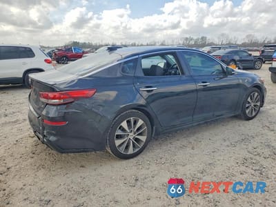 Trzecie zdjęcie samochodu z tyłu: 2019 KIA OPTIMA S VIN:5XXGT4L35KG280583 - miniatura