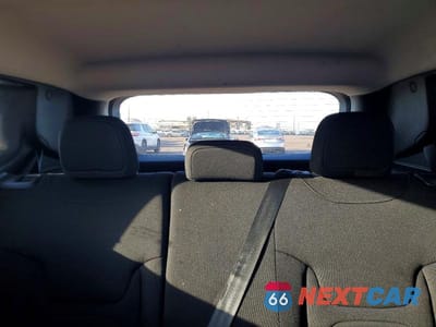 Zdjęcie 10 z 13 samochodu: 2020 JEEP RENEGADE LATITUDE VIN:ZACNJABB8LPL80692 - miniatura