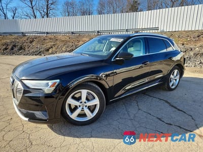 2019 AUDI E-TRON PREMIUM PLUS WA1LAAGE9KB008956 - główne zdjęcie licytacji z USA - miniatura