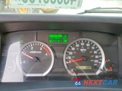 Zdjęcie 9 z 13 samochodu: 2011 ISUZU NPR VIN:JALC4W160B7006316 - miniatura