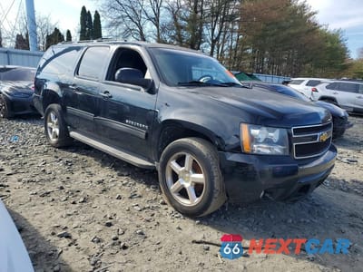 Czwarte zdjęcie samochodu z boku: 2013 CHEVROLET SUBURBAN K1500 LT VIN:1GNSKJE79DR251185 - miniatura