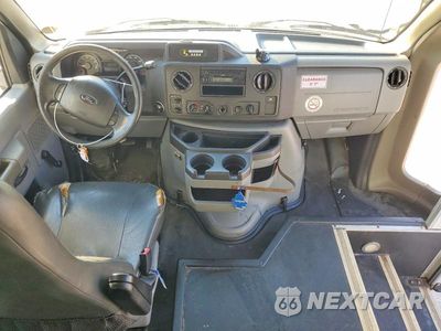 Zdjęcie 8 z 13 samochodu: 2014 FORD E450 SHUTTLE BUS VIN:1FDFE4FS2EDA23884 - miniatura