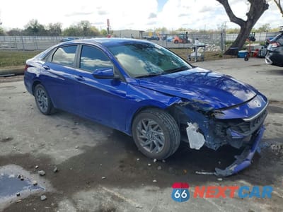 Czwarte zdjęcie samochodu z boku: 2024 HYUNDAI ELANTRA SEL VIN:KMHLM4DG9RU661575 - miniatura