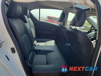 Zdjęcie 11 z 12 samochodu: 2018 TOYOTA PRIUS C FOUR VIN:JTDKDTB38J1608074 - miniatura