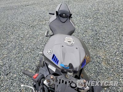 Piąte zdjęcie samochodu w środku: 2025 YAMAHA YZF890 VIN:JYARNA3E4SA000758 - miniatura