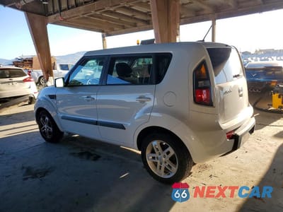Drugie zdjęcie samochodu z przodu: 2011 KIA SOUL + VIN:KNDJT2A24B7706051 - miniatura
