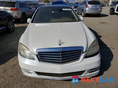 Piąte zdjęcie samochodu w środku: 2013 MERCEDES-BENZ S 550 VIN:WDDNG7DB8DA498007 - miniatura