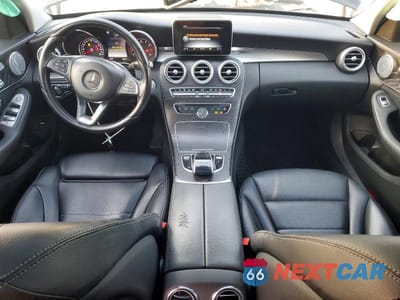 Zdjęcie 8 z 11 samochodu: 2016 MERCEDES-BENZ C 300 4MATIC VIN:55SWF4KB4GU111000 - miniatura