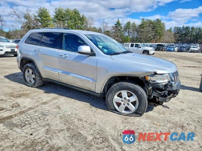 Czwarte zdjęcie samochodu z boku: 2012 JEEP GRAND CHEROKEE LAREDO VIN:1C4RJFAG4CC350110 - miniatura