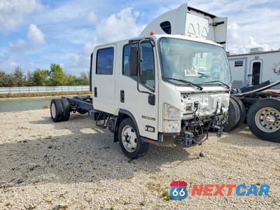 Czwarte zdjęcie samochodu z boku: 2021 ISUZU NPR HD TRUCK CAB AND CHASSIS VIN:54DC4J1D8MS202339 - miniatura