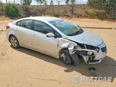Czwarte zdjęcie samochodu z boku: 2015 KIA FORTE LX VIN:KNAFK4A69F5287023 - miniatura