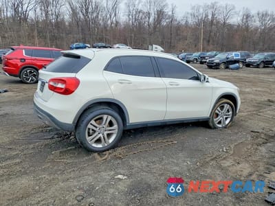Trzecie zdjęcie samochodu z tyłu: 2016 MERCEDES-BENZ GLA 250 VIN:WDCTG4EB2GJ240238 - miniatura