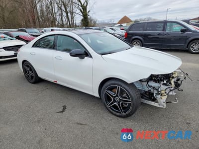 Czwarte zdjęcie samochodu z boku: 2024 MERCEDES-BENZ CLA 250 4MATIC VIN:W1K5J4HBXRN452124 - miniatura