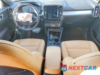 Zdjęcie 8 z 12 samochodu: 2019 VOLVO XC40 T5 MOMENTUM VIN:YV4162UK1K2151332 - miniatura