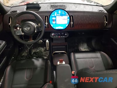 Zdjęcie 8 z 13 samochodu: 2025 MINI COUNTRYMAN JCW ALL4 VIN:WMZ33GA07S7P79242 - miniatura